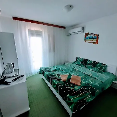 Atipic Guest house *