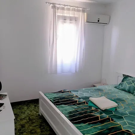 Atipic 4* كوستِنيست