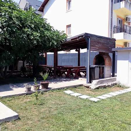 Atipic كوستِنيست