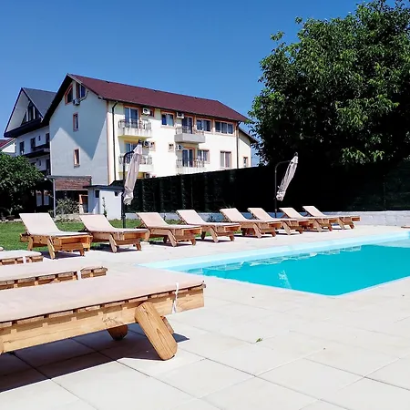 بيت ضيافة Atipic كوستِنيست