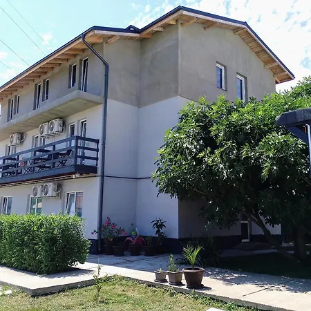 Atipic 4* كوستِنيست