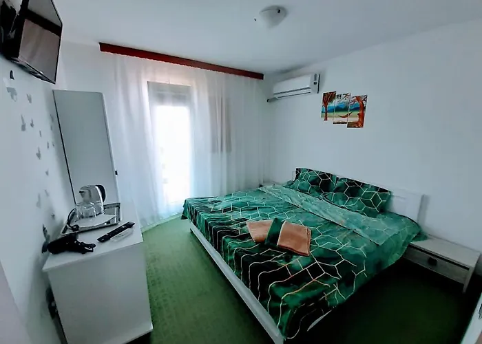 Atipic Πανσιόν 4*