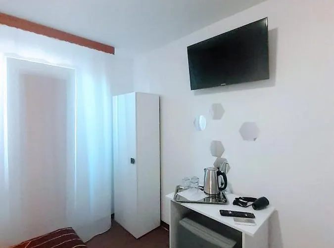 Atipic Πανσιόν Costinești