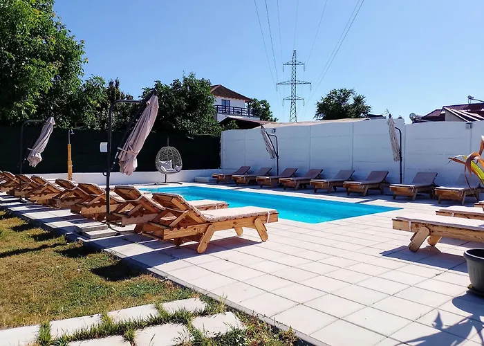 Atipic Πανσιόν Costinești