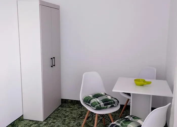 Atipic Πανσιόν